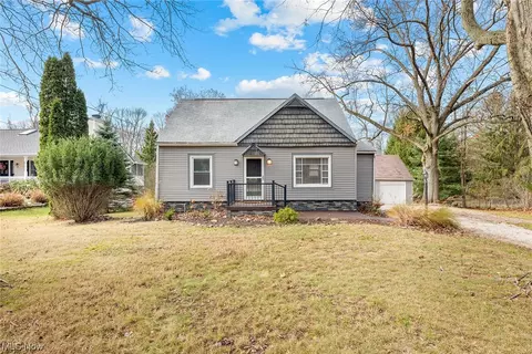 101 Harry Ave, Munroe Falls, OH 44262