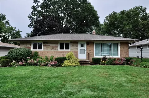 3991 Spencer Rd, Rocky River, OH 44116