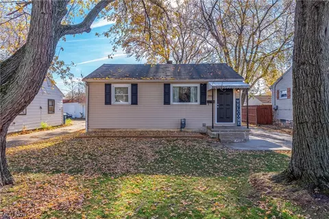 2918 Garfield Blvd, Lorain, OH 44052