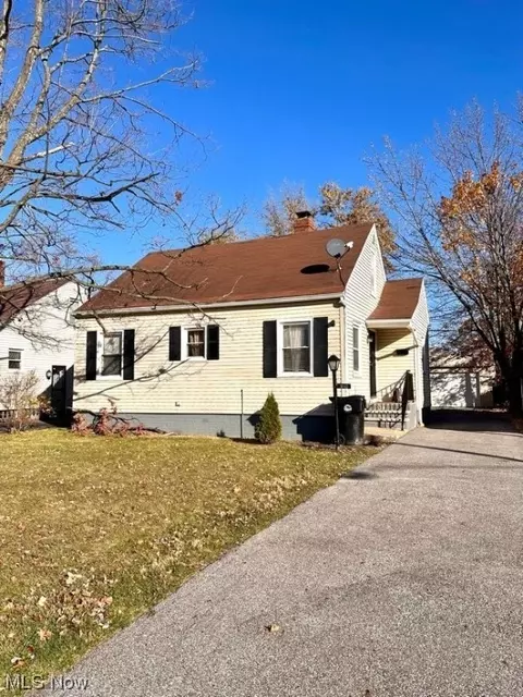 3843 Strandhill Rd, Cleveland, OH 44128