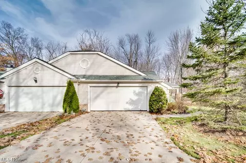 44 Community Dr, Avon Lake, OH 44012