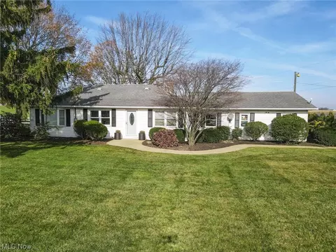 16710 Dover Rd, Dundee, OH 44624