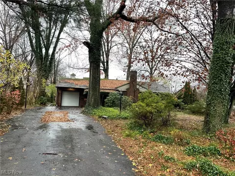 4018 Dover Rd, Youngstown, OH 44511