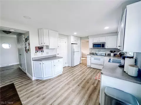 2877 E Celeste View Dr, Stow, OH 44224 photo 11