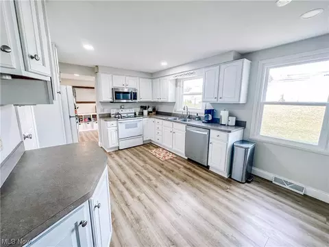 2877 E Celeste View Dr, Stow, OH 44224 photo 12