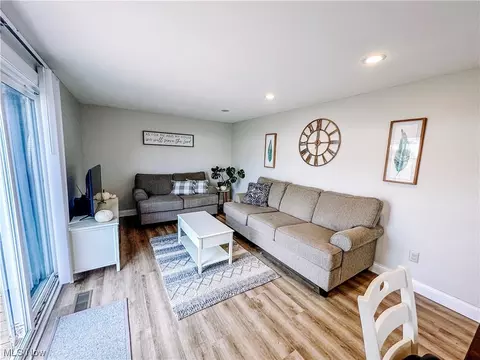 2877 E Celeste View Dr, Stow, OH 44224 photo 8