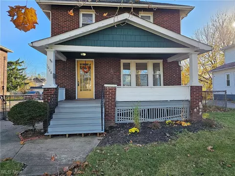 1928 E 33rd St, Lorain, OH 44055