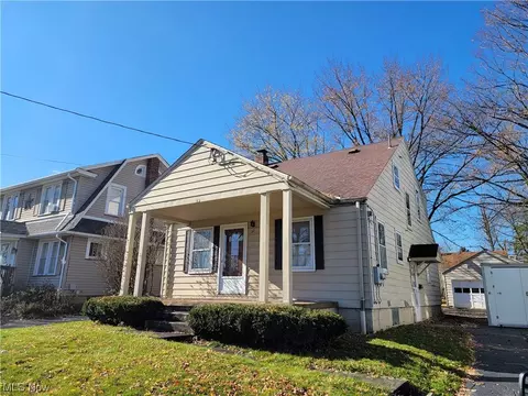 32 S Edgehill Ave, Austintown, OH 44515