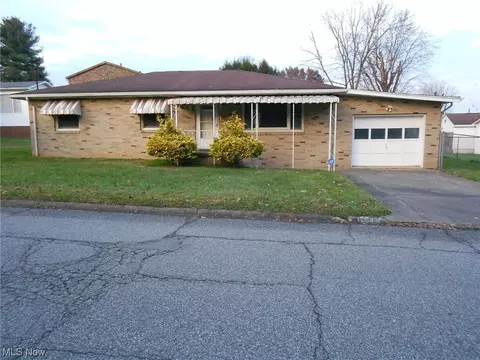 1703 32nd St, Parkersburg, WV 26104
