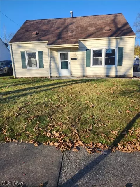 1956 Victoria St, Cuyahoga Falls, OH 44221
