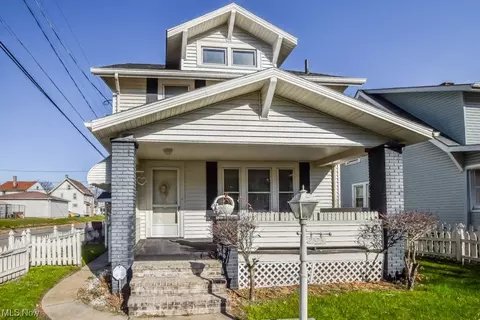2323 9th St NW, Canton, OH 44708