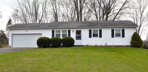 424 Bluejay Trl, Macedonia, OH 44056