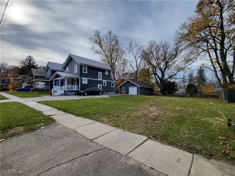 5831 Washington Ave, Ashtabula, OH 44004