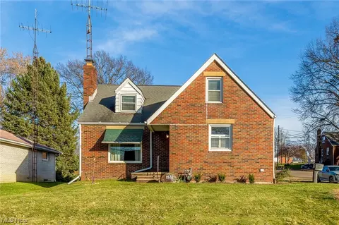 1532 Edmeyer Ave NW, Canton, OH 44708