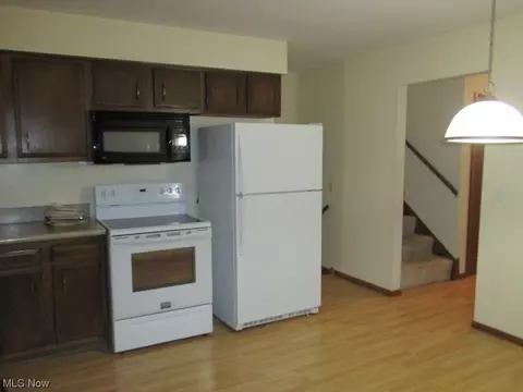 656 University Ave, Elyria, OH 44035 photo 3