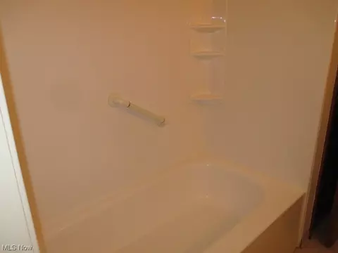656 University Ave, Elyria, OH 44035 photo 9