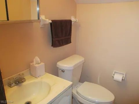 656 University Ave, Elyria, OH 44035 photo 5