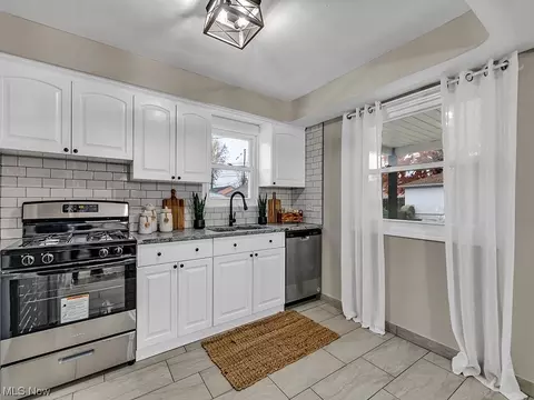 1661 Rush Rd, Wickliffe, OH 44092 photo 4