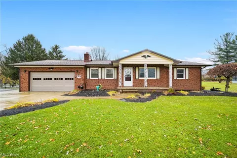 10284 Danvers Dr, Painesville, OH 44077