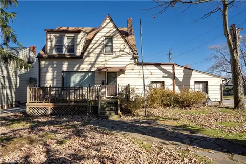 5613 Cumberland Dr, Cleveland, OH 44125
