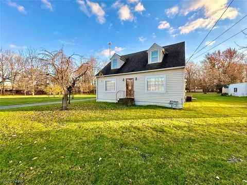 34 North Ave, Geneva, OH 44041