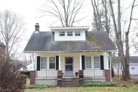 538 Loomis Ave, Cuyahoga Falls, OH 44221