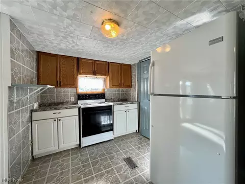 114 W Main St, Flushing, OH 43977 photo 5
