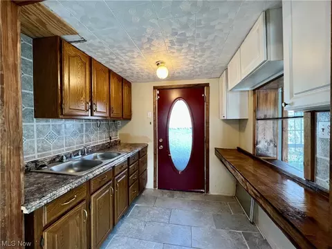 114 W Main St, Flushing, OH 43977 photo 2