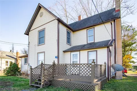 17823 E 5th St, Beloit, OH 44609