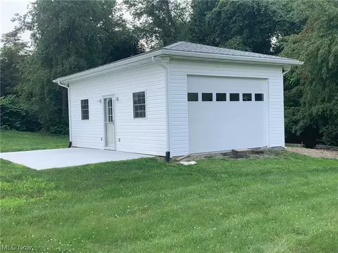 49605 Calcutta Smithferry Rd, East Liverpool, OH 43920