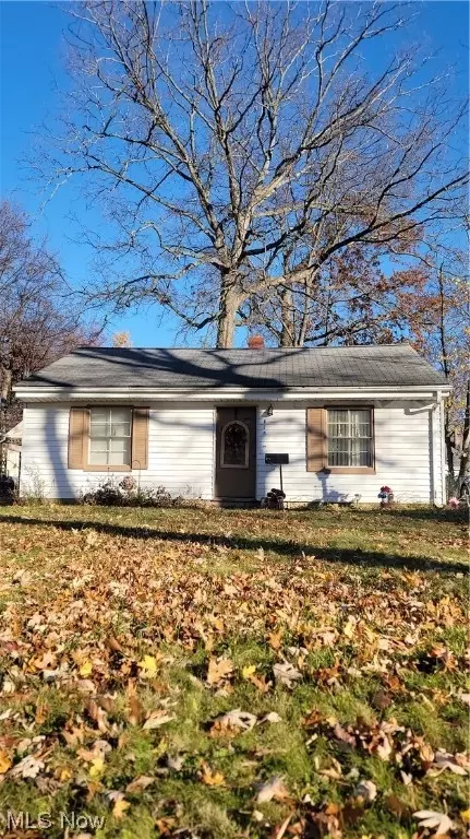 317 Dellwood Rd, Avon Lake, OH 44012