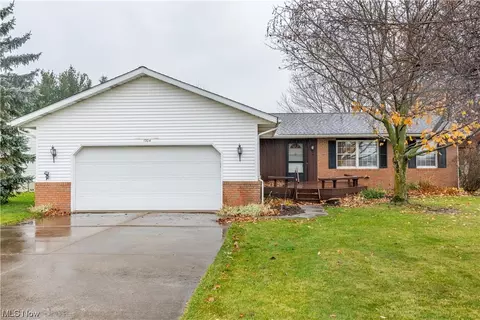 1304 State Rd, Wadsworth, OH 44281