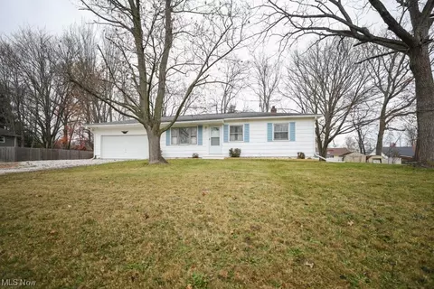 3641 Longfield Rd, Ravenna, OH 44266