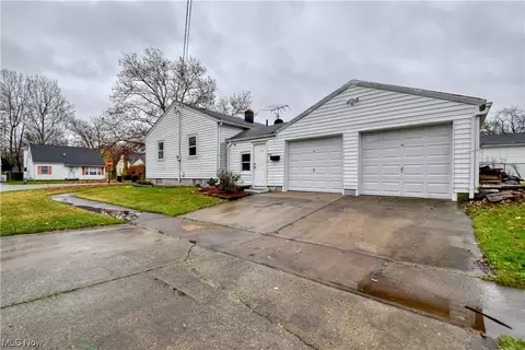 980 Reeve Rd, Elyria, OH 44035 photo 3
