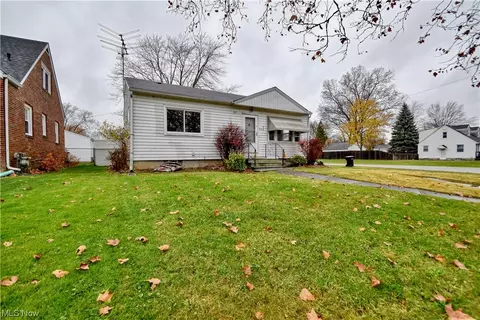 980 Reeve Rd, Elyria, OH 44035