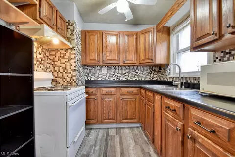 980 Reeve Rd, Elyria, OH 44035 photo 7