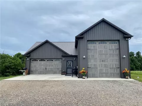 Opera Road, Mount Perry, OH 43760