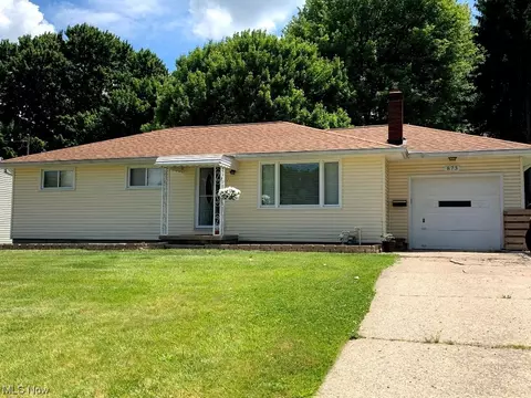 873 Bears Den Rd, Youngstown, OH 44511