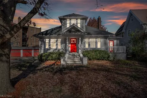 2563 Overlook Rd, Cleveland Heights, OH 44106