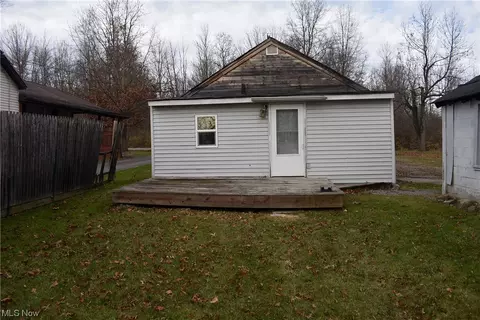 5844 Mount Everett Rd, Hubbard, OH 44425 photo 3