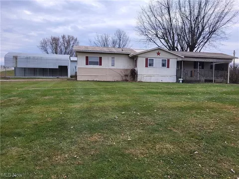875 Mobile Dr, Zanesville, OH 43701