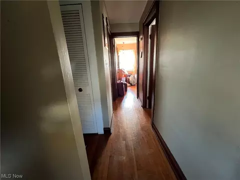 136 Longfellow St, Elyria, OH 44035 photo 5