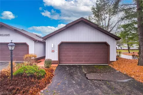 33 Pinewood Dr, Medina, OH 44256