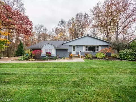 2130 Marshfield Rd, Mayfield Heights, OH 44124