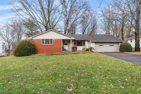 6098 Glenridge Rd, Boardman, OH 44512