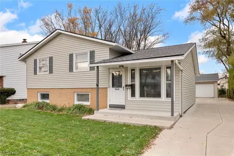19532 Harsax Ave, Cleveland, OH 44135