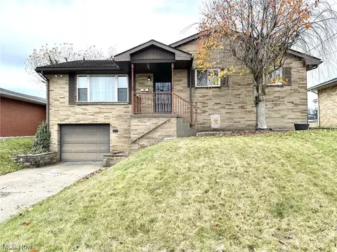 1111 Courtland Rd, Weirton, WV 26062