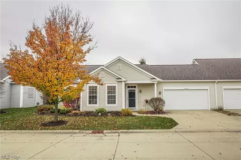 8768 Wakefield Run, North Ridgeville, OH 44039