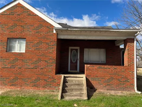1107 Lorain St, Ironton, OH 45638