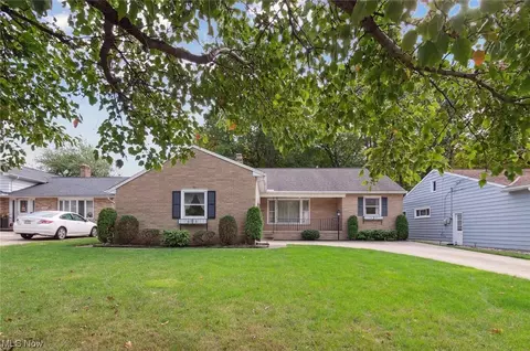 25630 Breckenridge Dr, Euclid, OH 44117